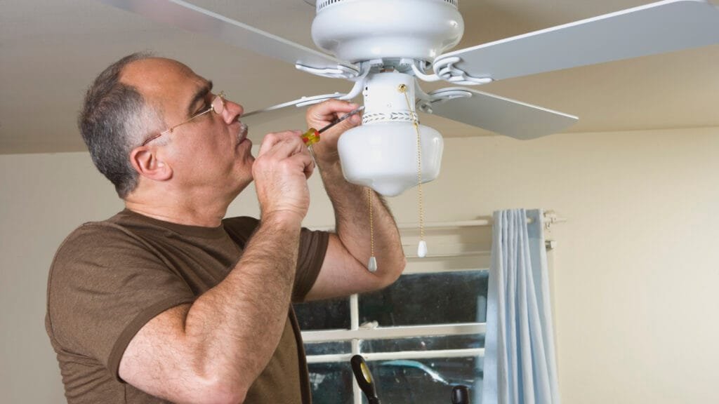 How to replace/install a ceiling fan light kit